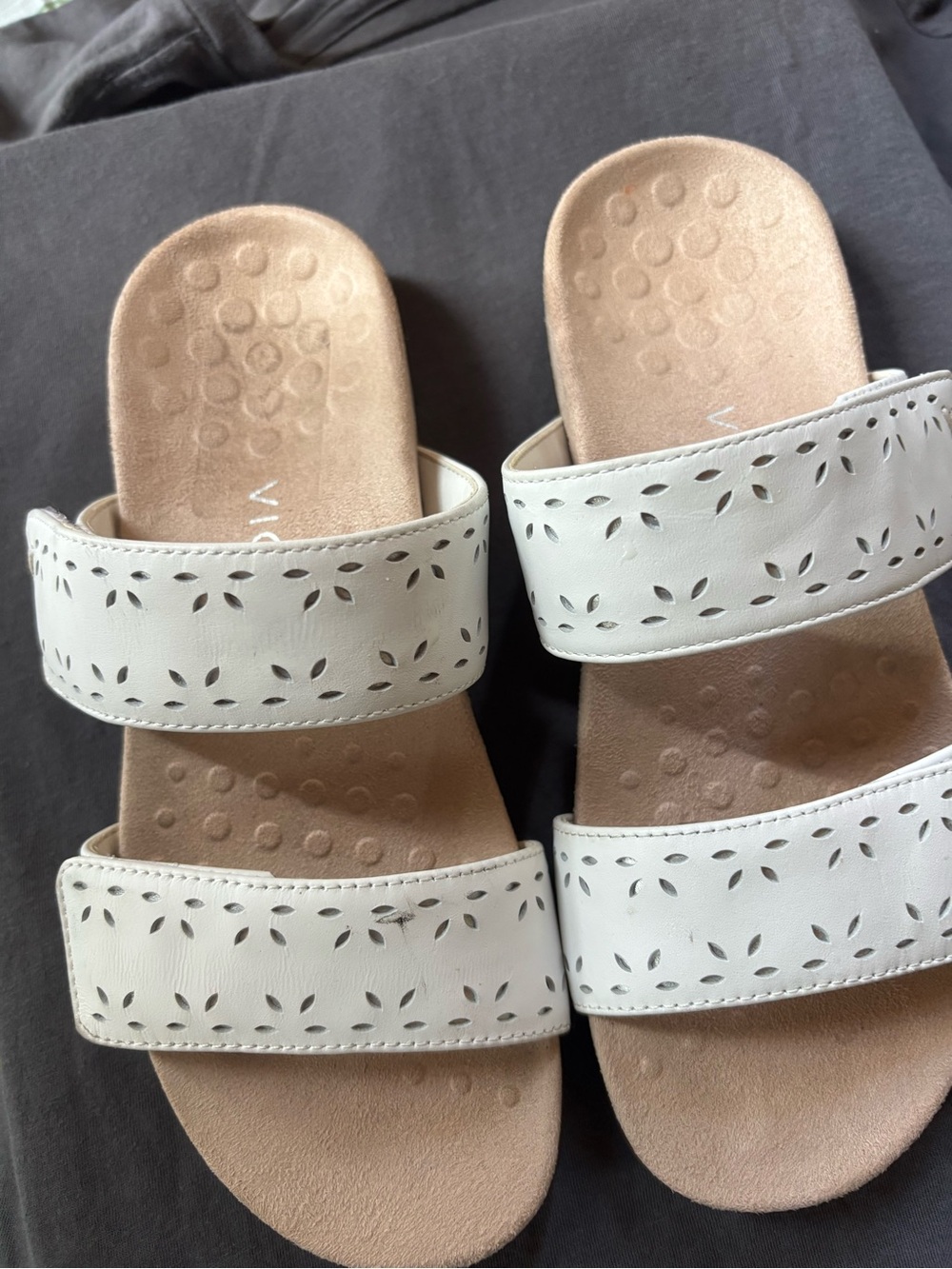 Vionic Women's White Double-Strap Perforated Slide Sandals size 8